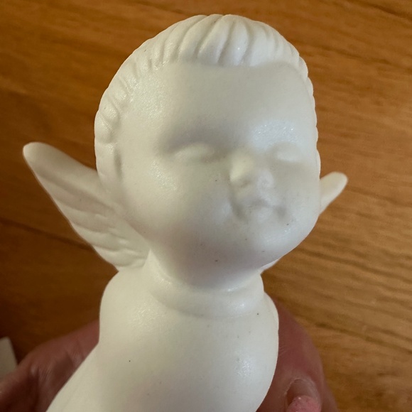 Vintage Giftco Kissing Angels White Bisque Porcelain Figurines in Box - Picture 16 of 16